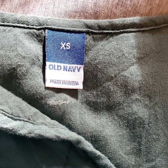 Old Navy Forest Green Women's Blouse - Picture 3 of 5